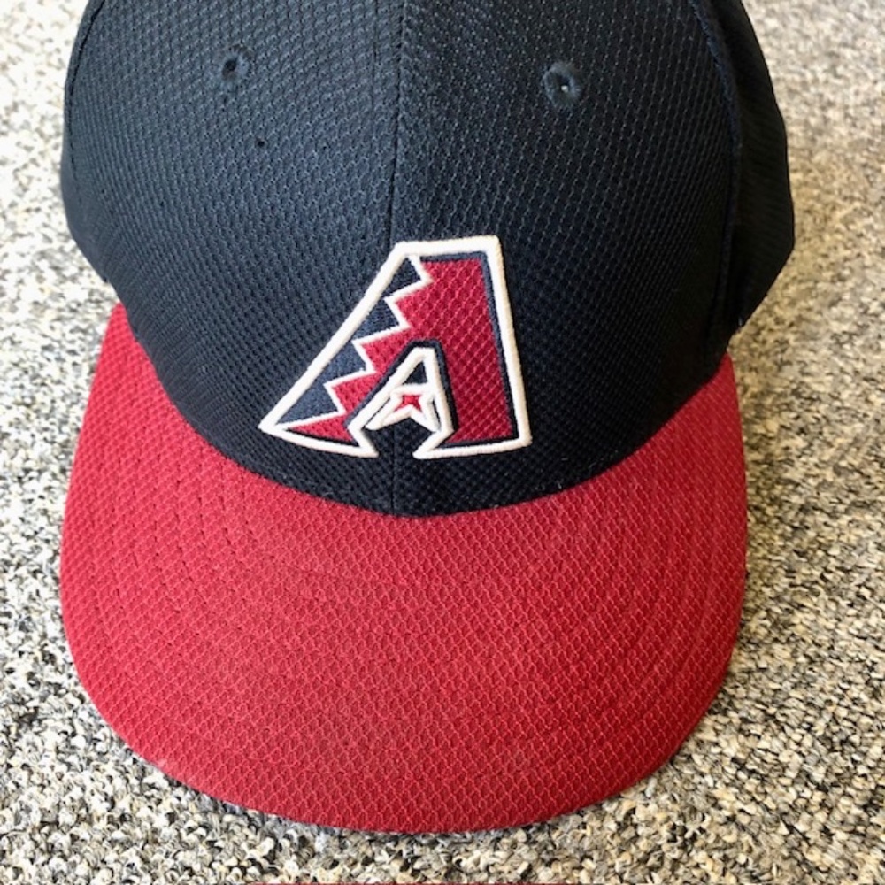 New Era Arizona Diamondbacks Red and black fitted Hat size 7 3/8 58.7CM